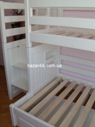 двухъярусная деревянная кровать Бюстукащ