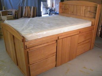 Кровать деревянная Атлантида