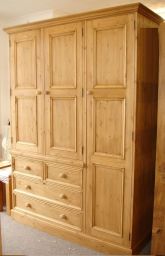 шкаф деревянный Пантеон