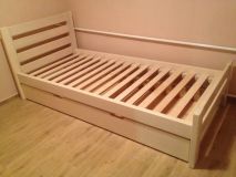 Классик односпальна деревянная кровать